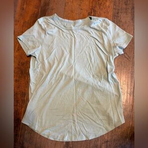 Women’s SO light green short sleeve shirt size medium